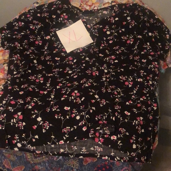 Scrub top - Picture 2 of 3